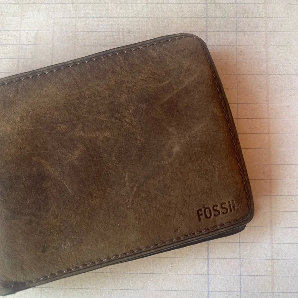 Fossil Men's Brown Leather Wallet